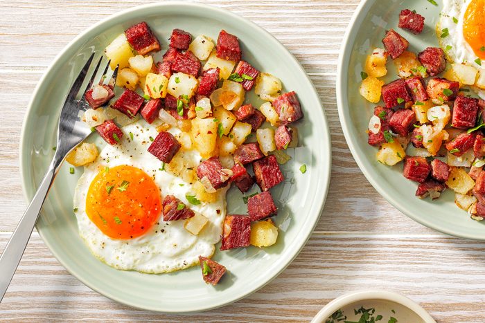Easy Corned Beef Hash Tohcom24 275962 P2 Md 05 02 9b