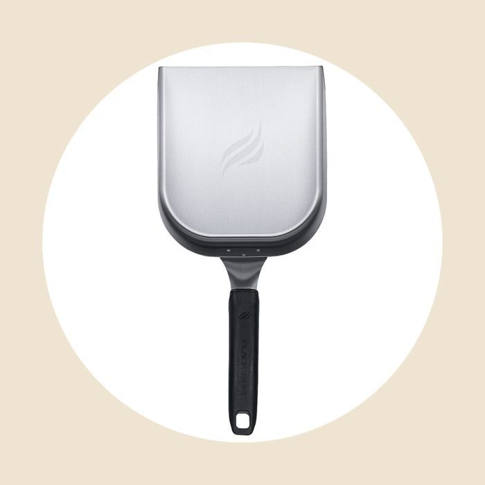 Griddle Scoop Ecomm Via Blackstoneproducts.com 