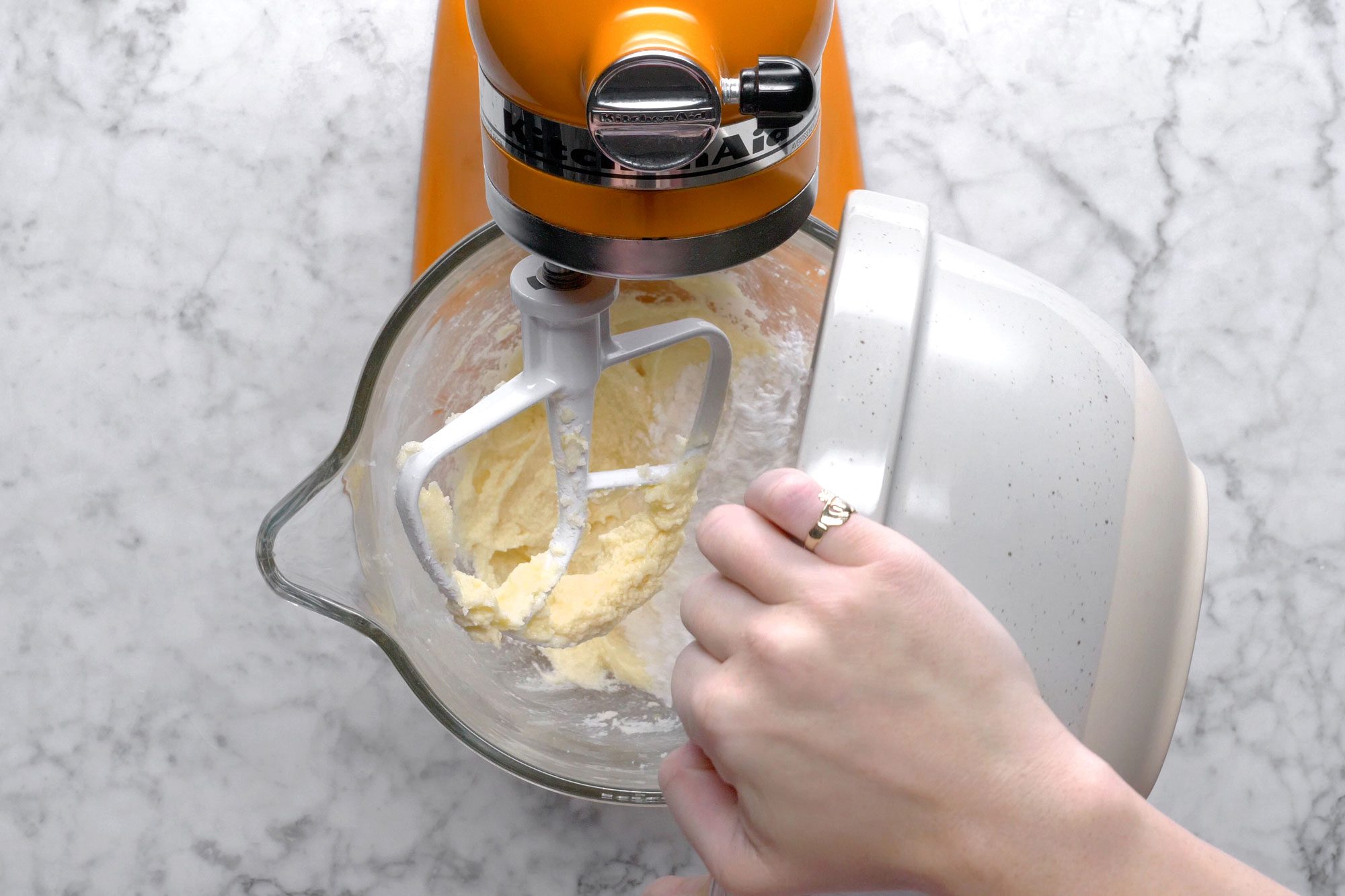 Add flour in the blender