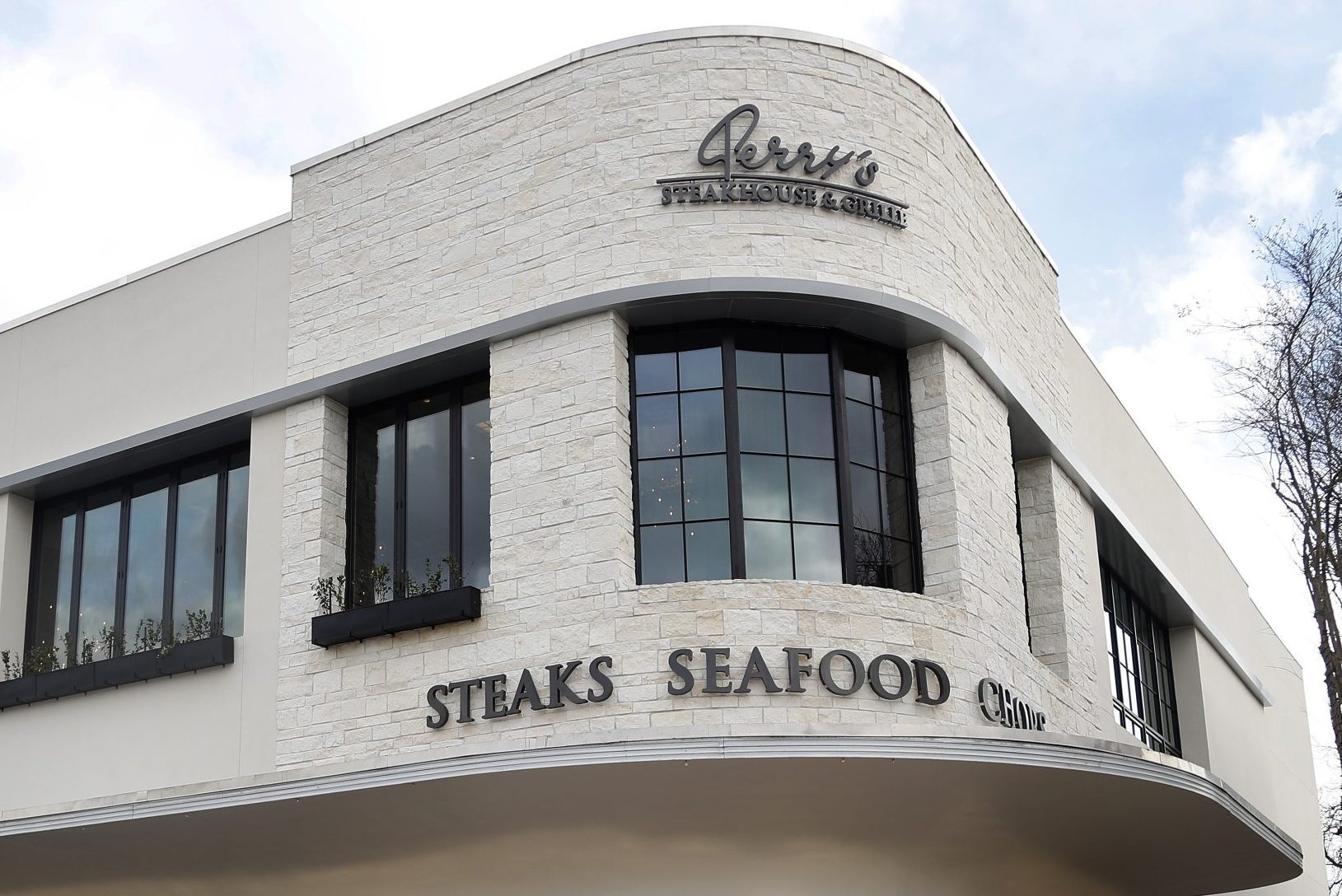 Exterior of the new Perry's Steakhouse & Grill River Oaks