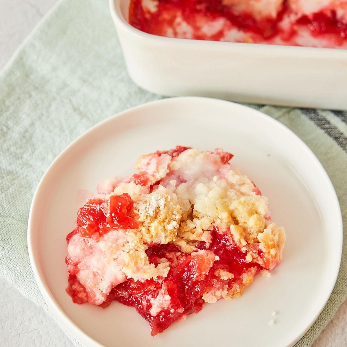 Rhubarb Dump Cake Exps Tohd24 277154 Laurascherb 10 Rhubarb Dump Cake Exps Tohd24 277154 Laurascherb 10