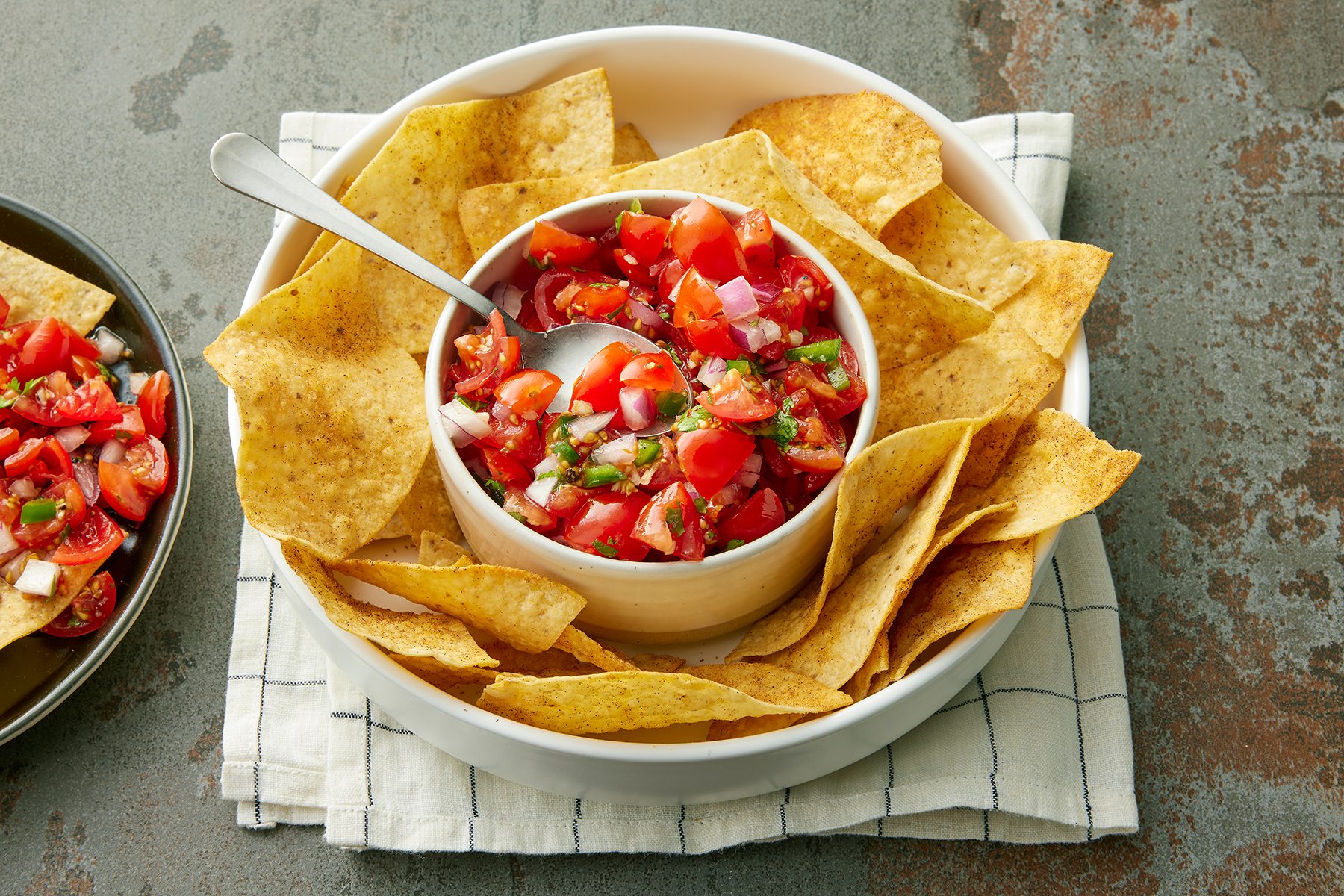 Cherry Tomato Salsa Tohcom24 277380 Dr 08 28 11b