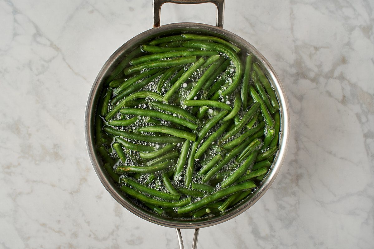 Blanch the green beans