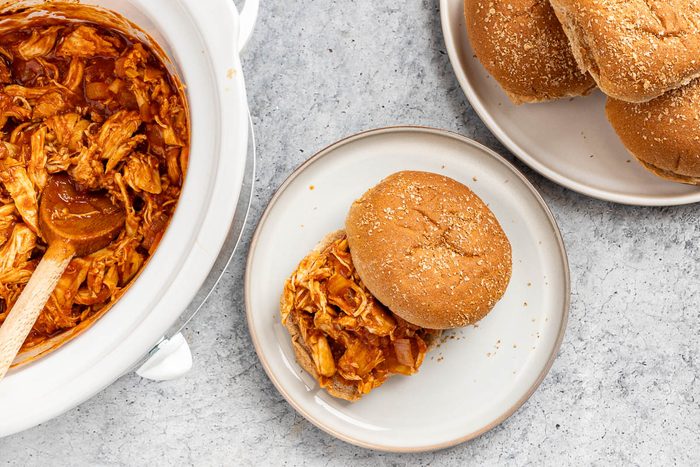 Pulled Chicken Sandwich Tohd24 132312 Erickleinberg 3