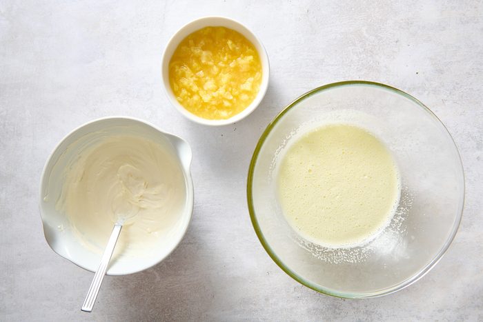 Preparing the middle cream cheese layer