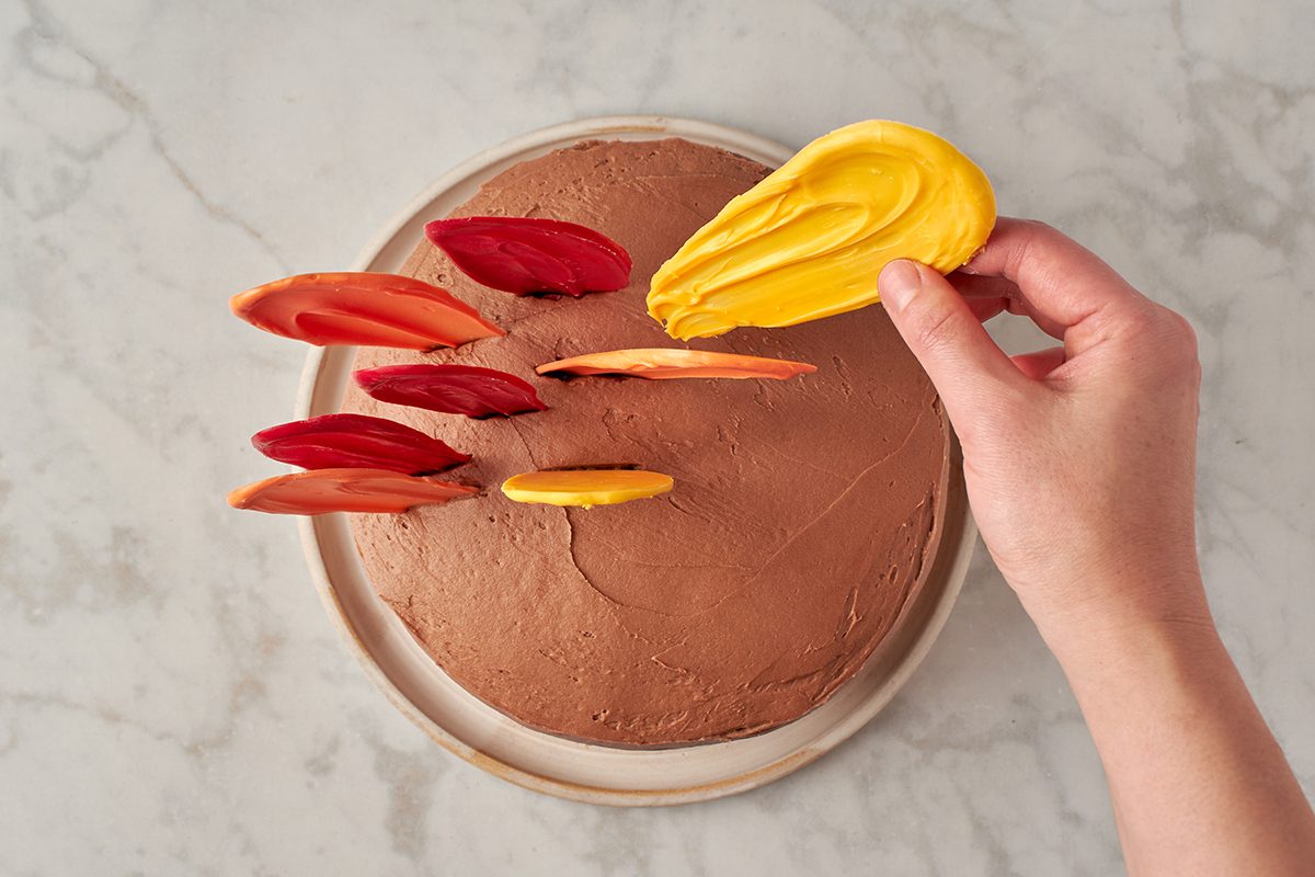 Decorate cake