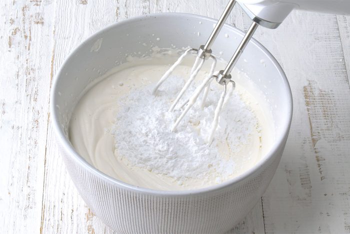 In A Large Bowl, Beat Cream Until It Begins To Thicken.