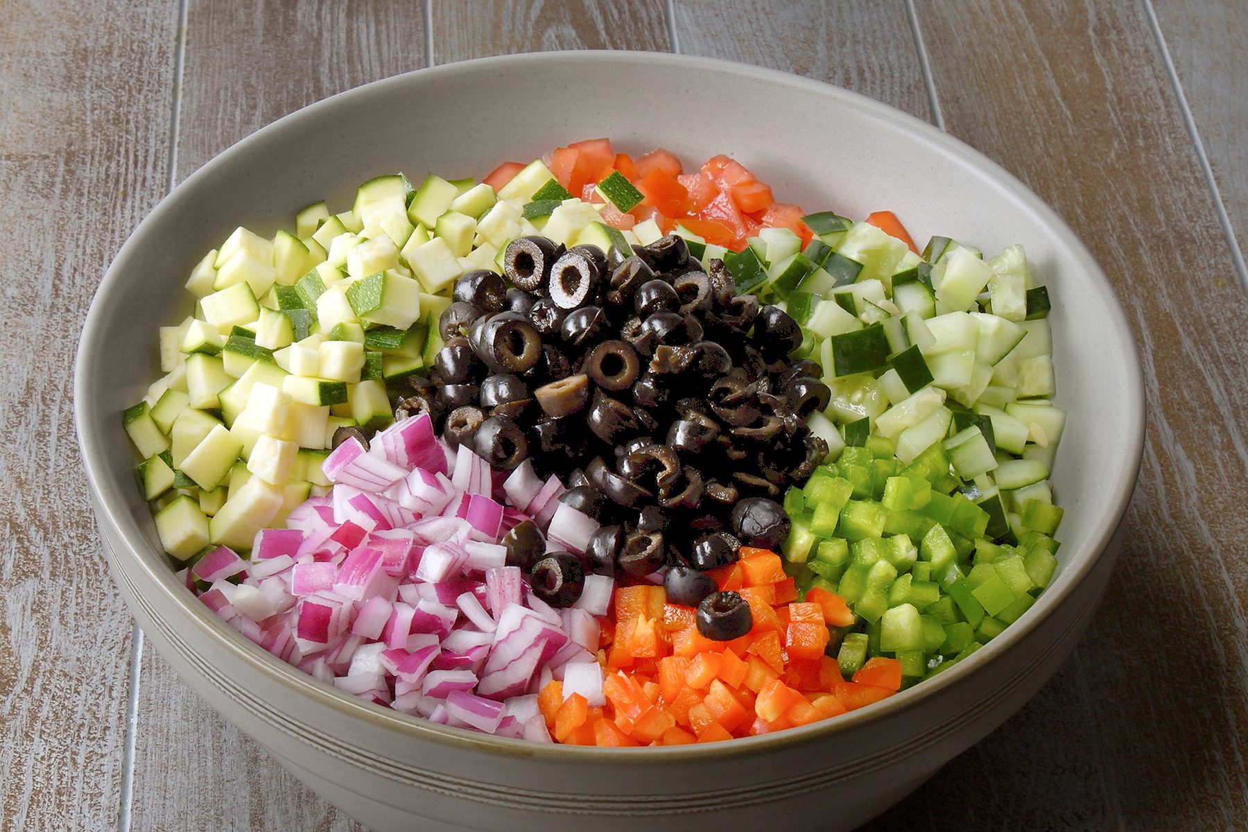 California Spaghetti Salad Tohvs24 3731 Mr 09 18 2