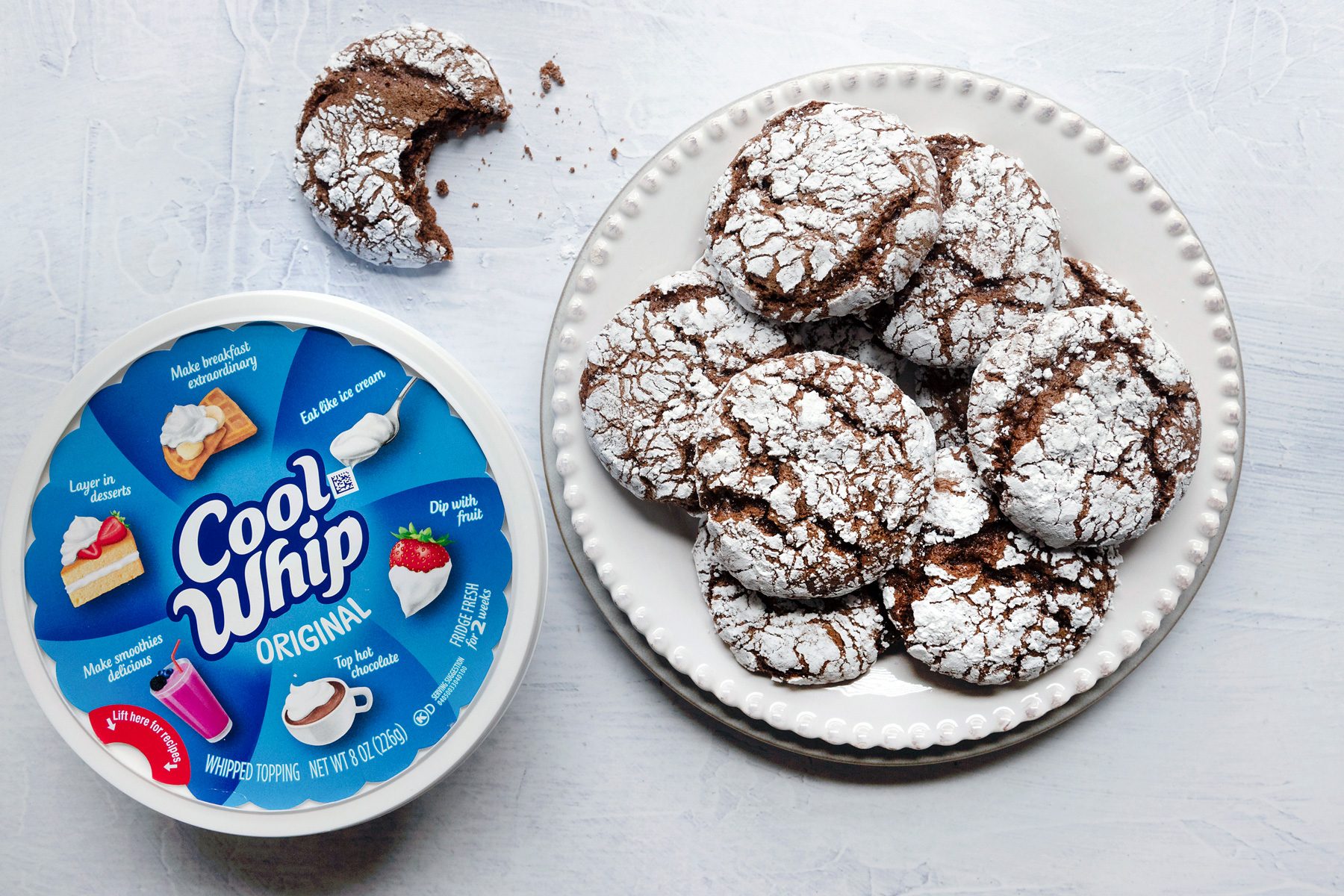 Cookies are ready and served in a plate