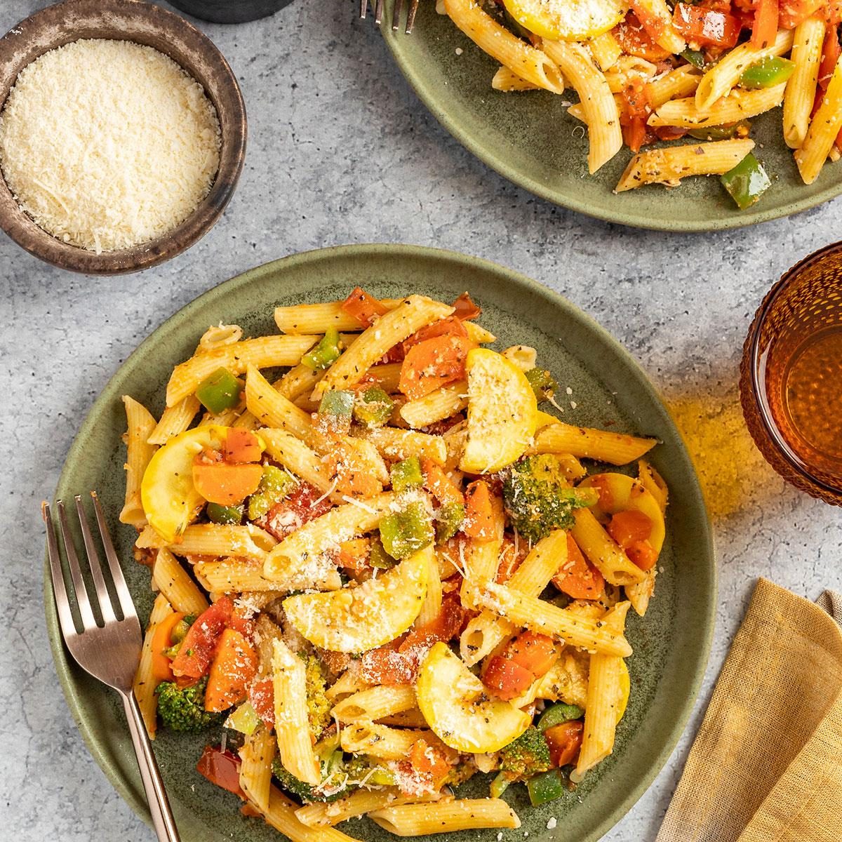 Pasta With Fresh Vegetables Exps Tohd24 38123 Erickleinberg 6
