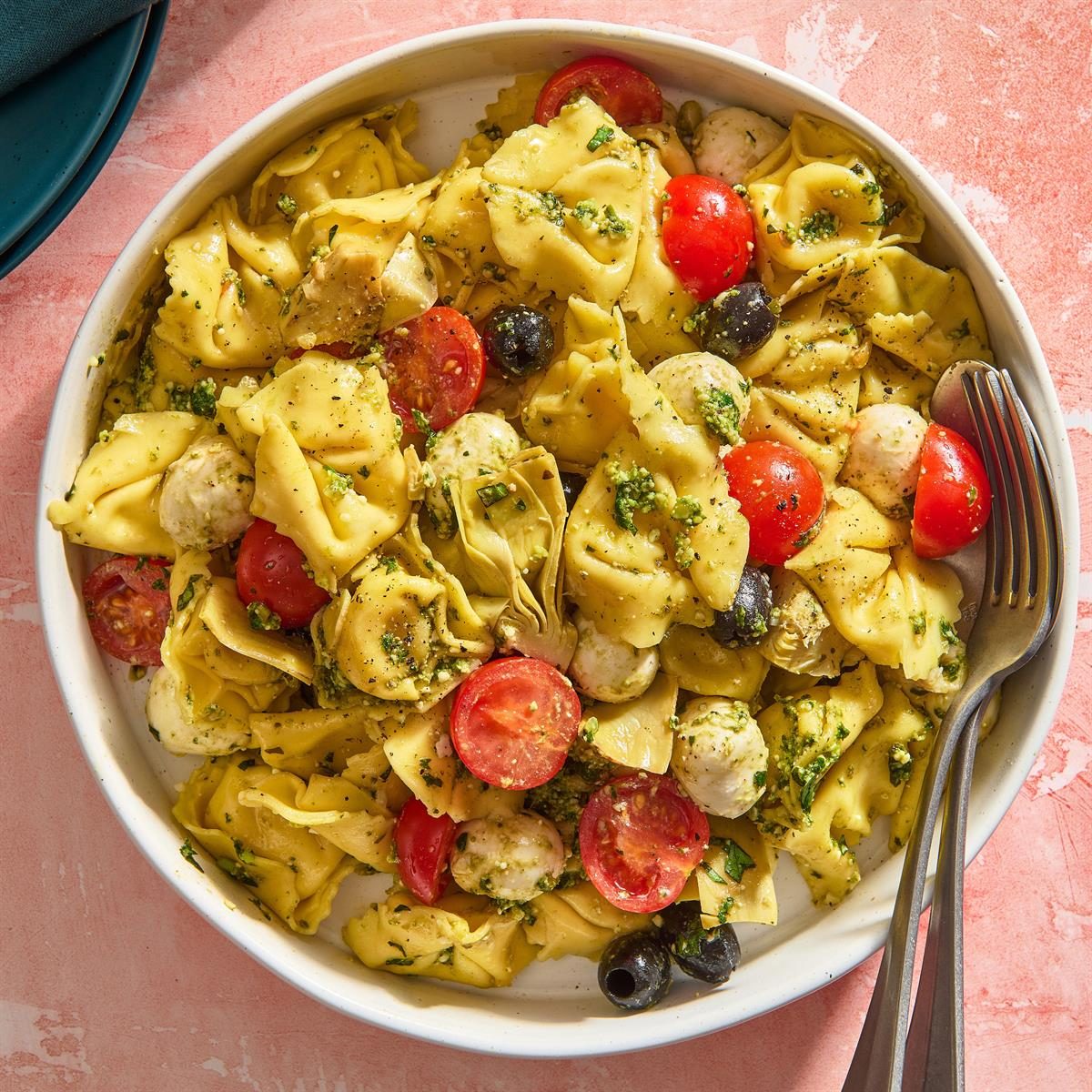 Pesto Tortellini Salad Exps Tohd24 277615 Juliahartbeck 4