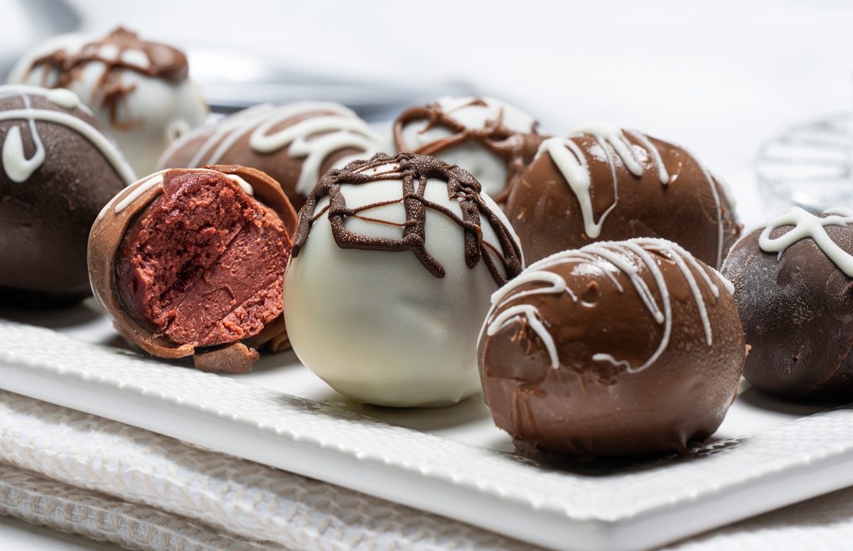 Red Velvet Cake Balls Tohd24 134351 Orlycatz 1