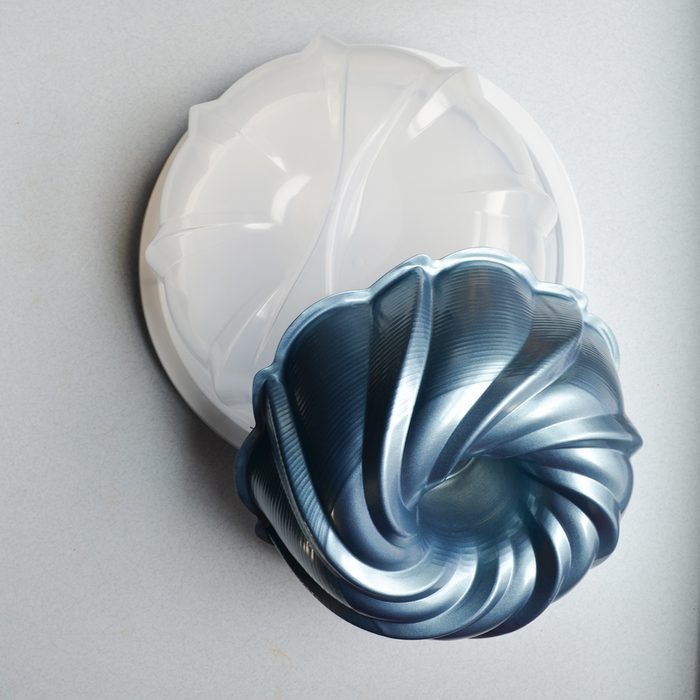 Toha24 Bundt Pan And Keeper Set Emily Way 01 Ssedit