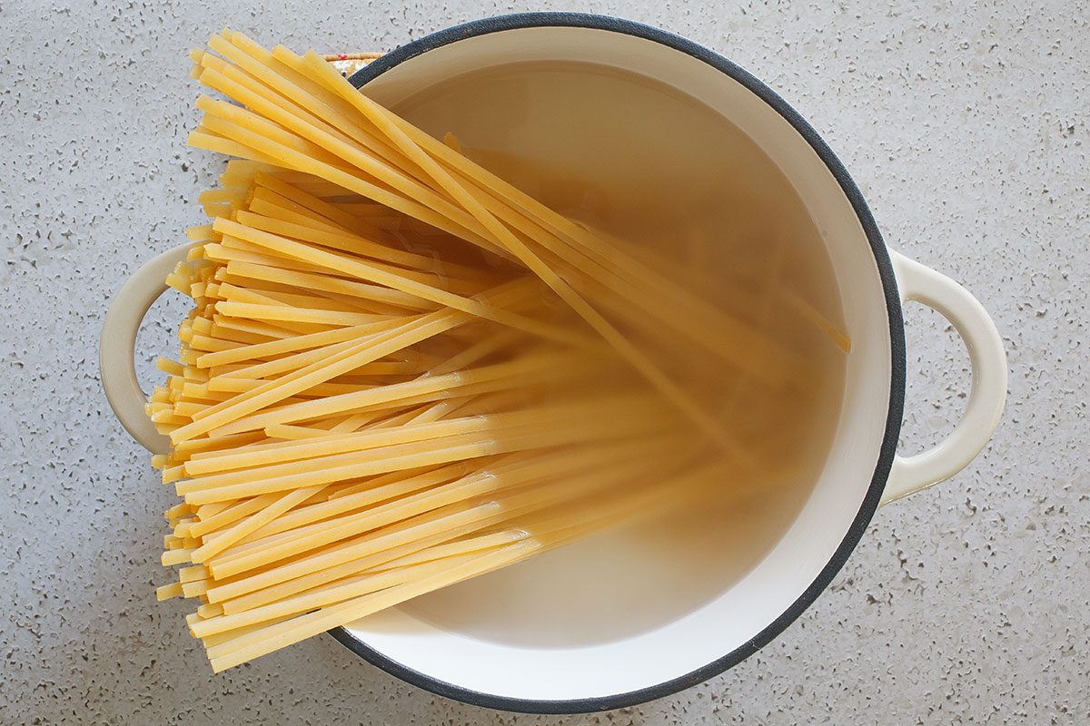 Cooking fettuccini in boiling water