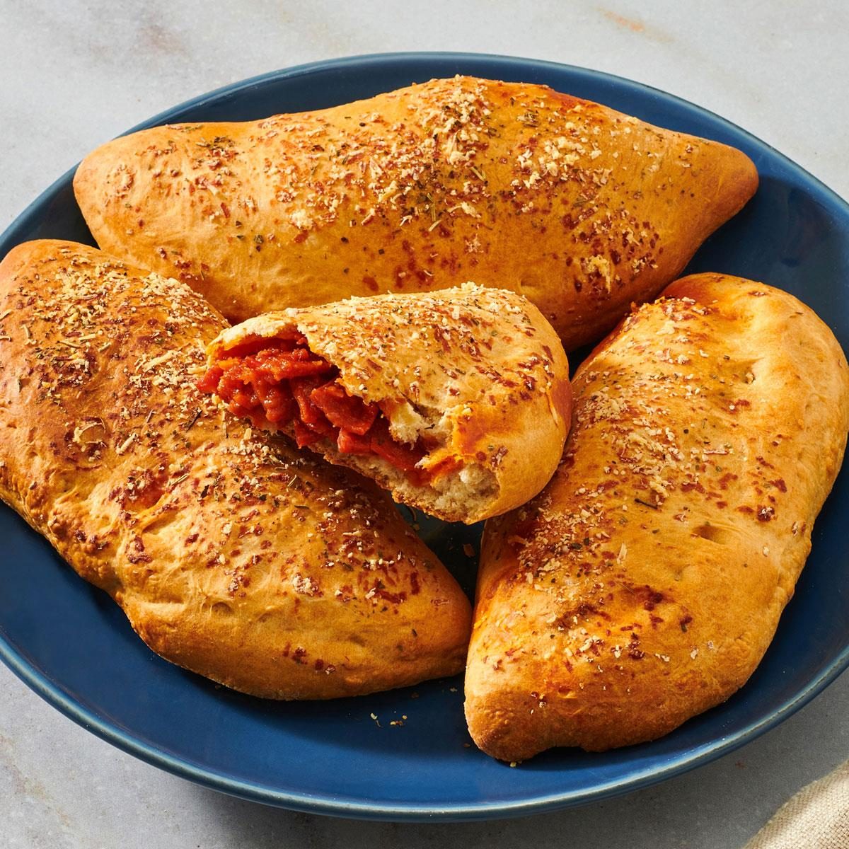 Quick Pepperoni Calzones Exps Tohd24 188097 Dianachistruga Social