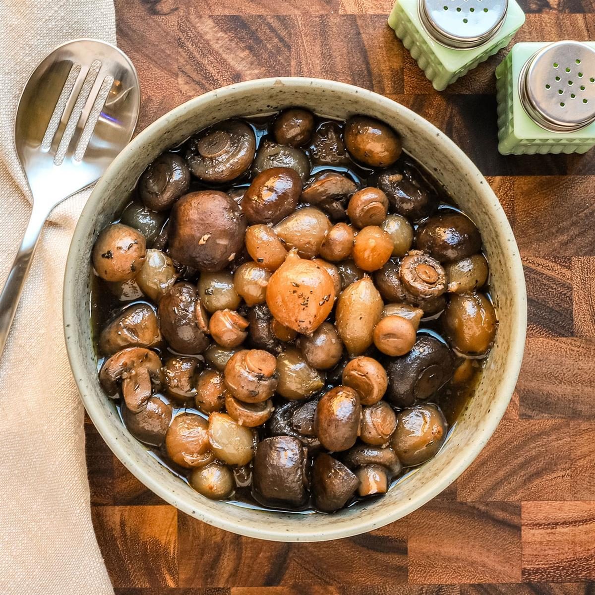 Slow Cooker Mushrooms Exps Tohd24 201112 Dianarattray 6 Social