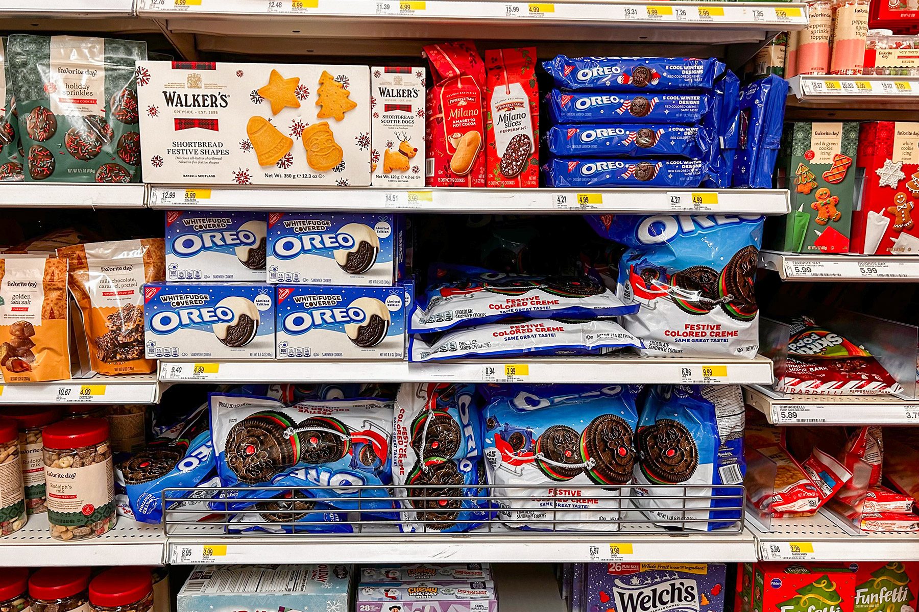 This Year's Holiday Oreos Look Like Santa Trend Rosie Seifert For Taste Of Home 06 Yvedit