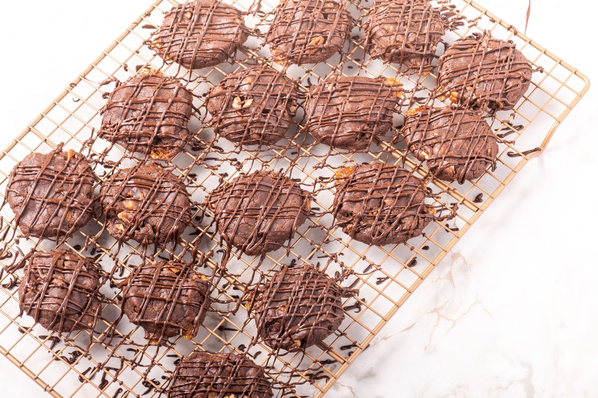 Taste of Home Turtle Cookies (170508)