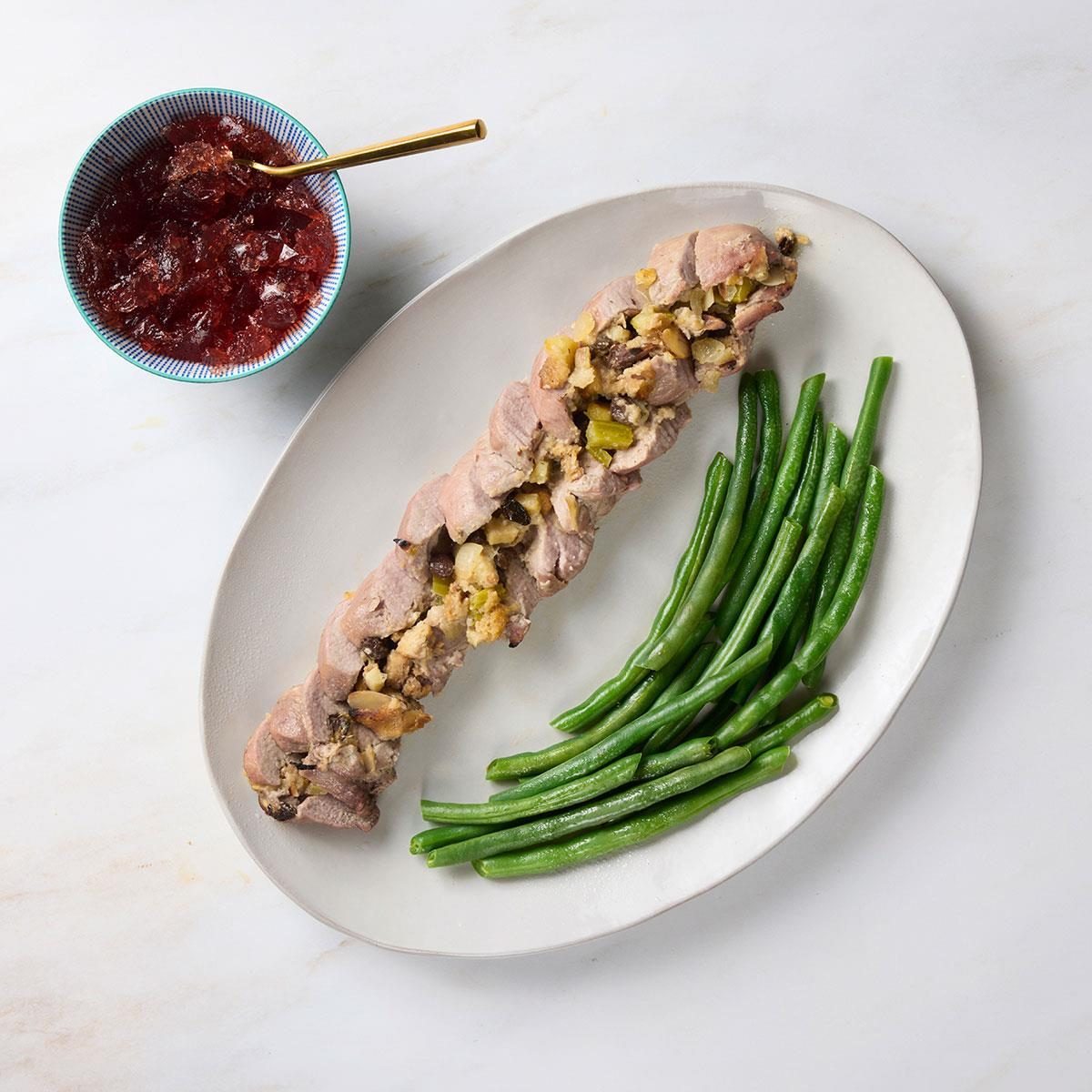 Apple Stuffed Pork Tenderloin Exps Toh24 23317 Ruthiedarling 17