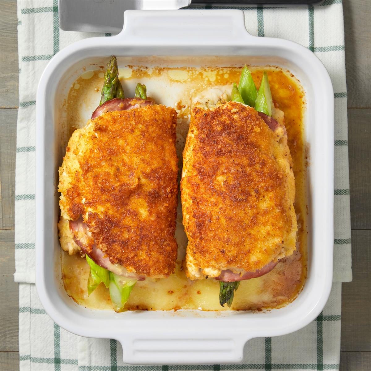 Asparagus Stuffed Chicken Breast Exps Ft24 40844 Jr 1210 1