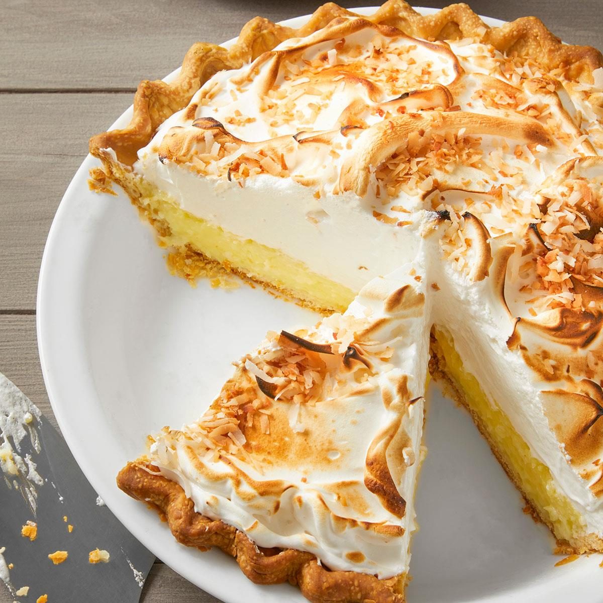 Favorite Coconut Meringue Pie Exps Ft25 18335 Jr 0109 1