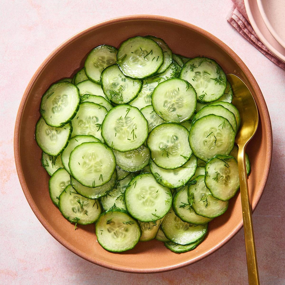 Fresh Cucumber Salad Exps Tohd24 7038 Juliahartbeck 4