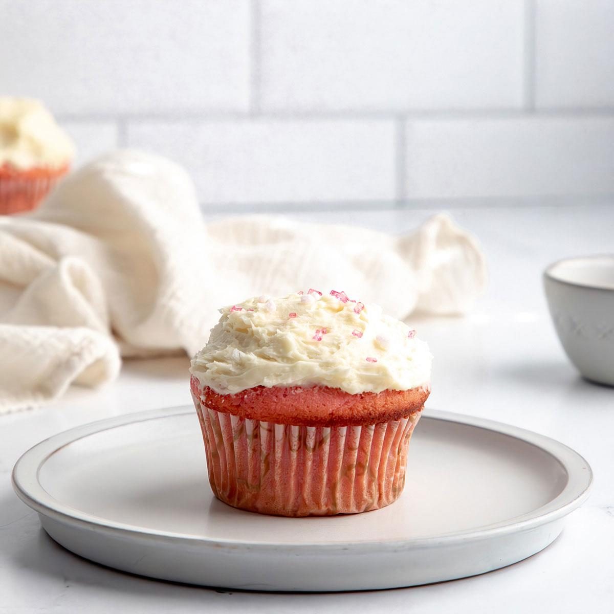 Pink Velvet Cupcakes Exps Tohd24 36503 Kaylawidmer 5