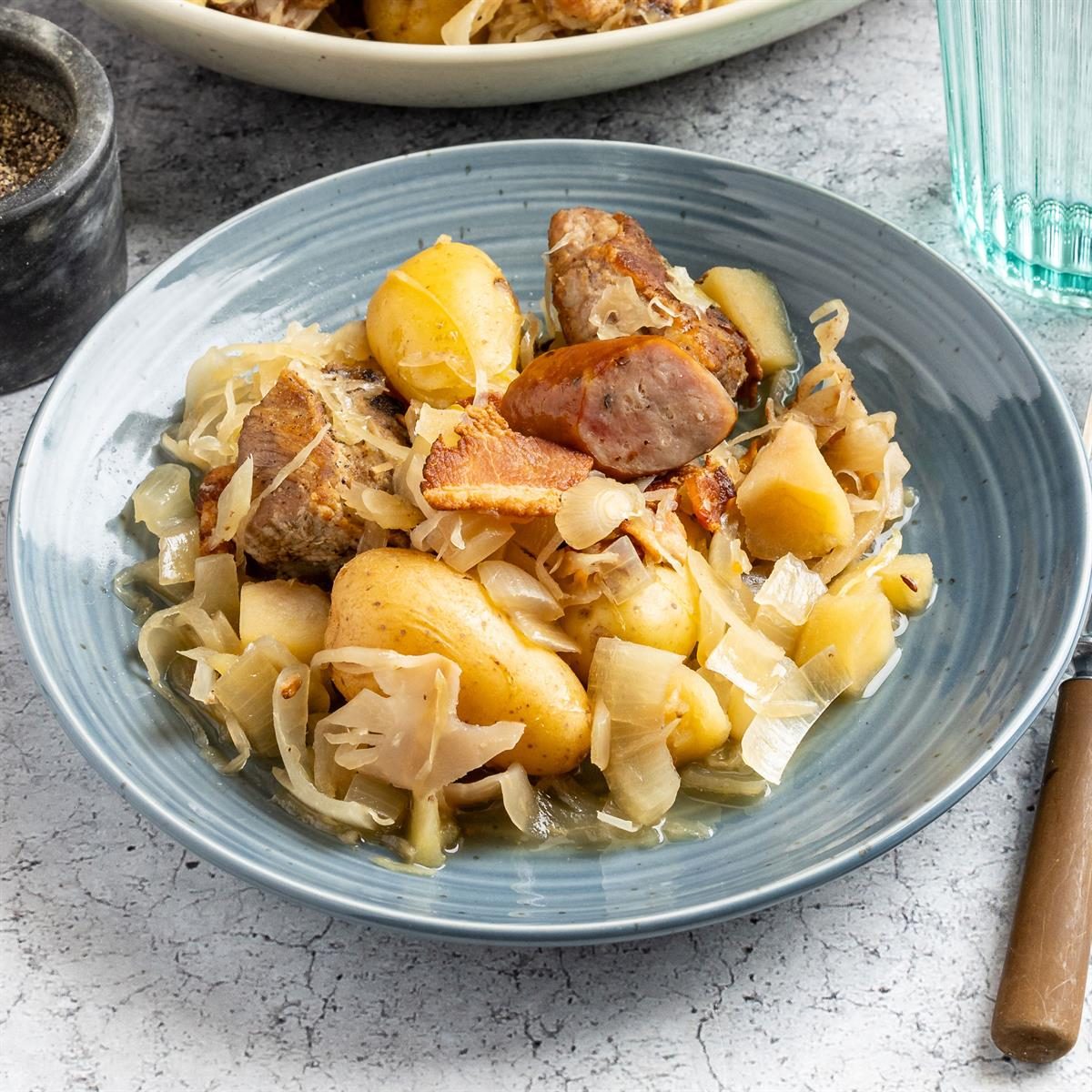 Slow Cooker Pork And Sauerkraut Exps Tohd24 113809 Kristinavanni 7
