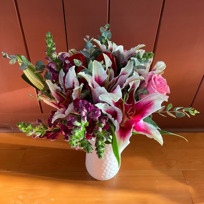 Toha25 Bouqs Valentine's Day Bouquet 2025 Katie Bandurski 01 Stedit