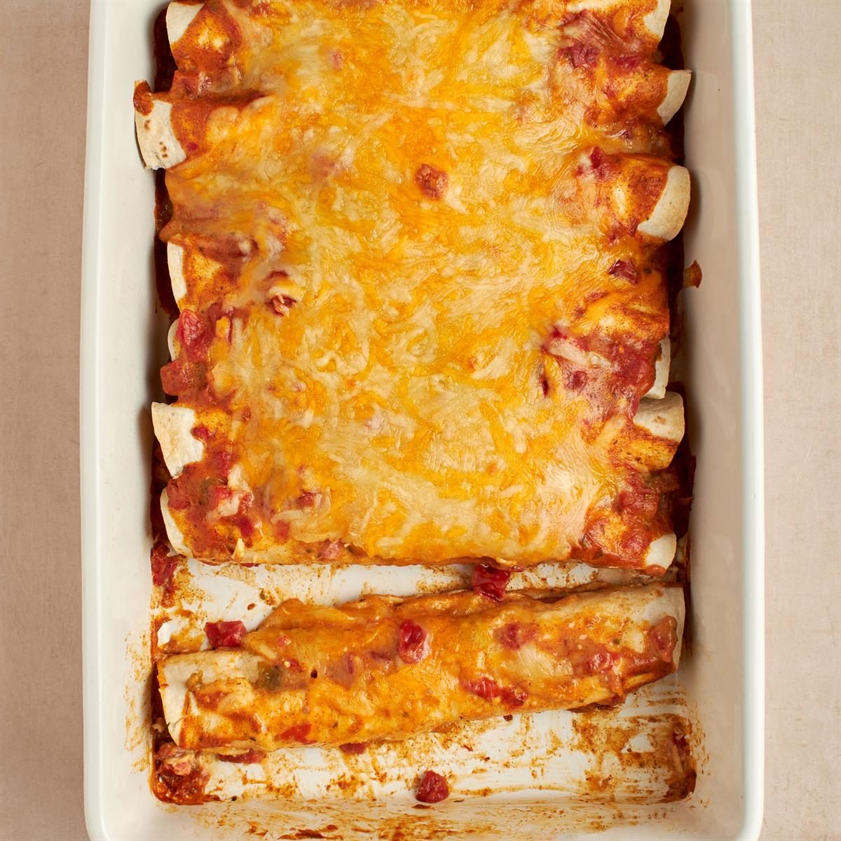 Simple Creamy Chicken Enchiladas Exps Tohd24 84601 Christinema 10
